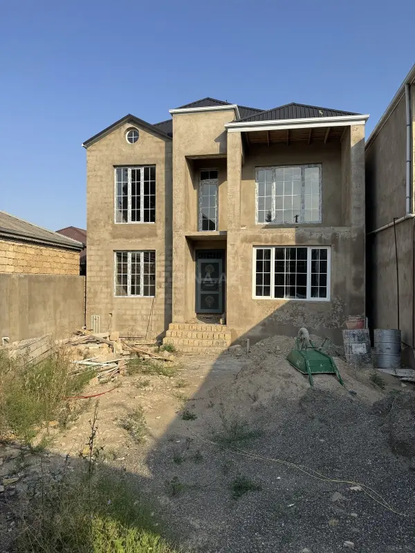 Satılır 6 otaqlı həyət evi 220 m²