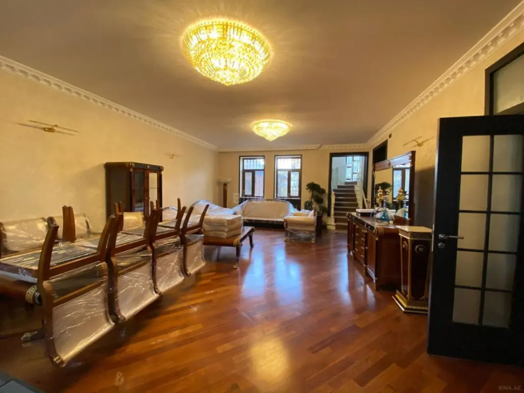 Kirayə verilir 6 otaqlı həyət evi 250 m²