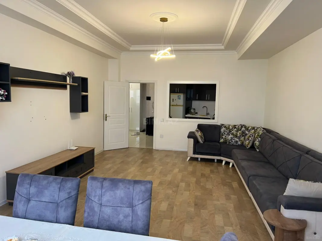 Kirayə verilir 2 otaqlı mənzil 95 m²