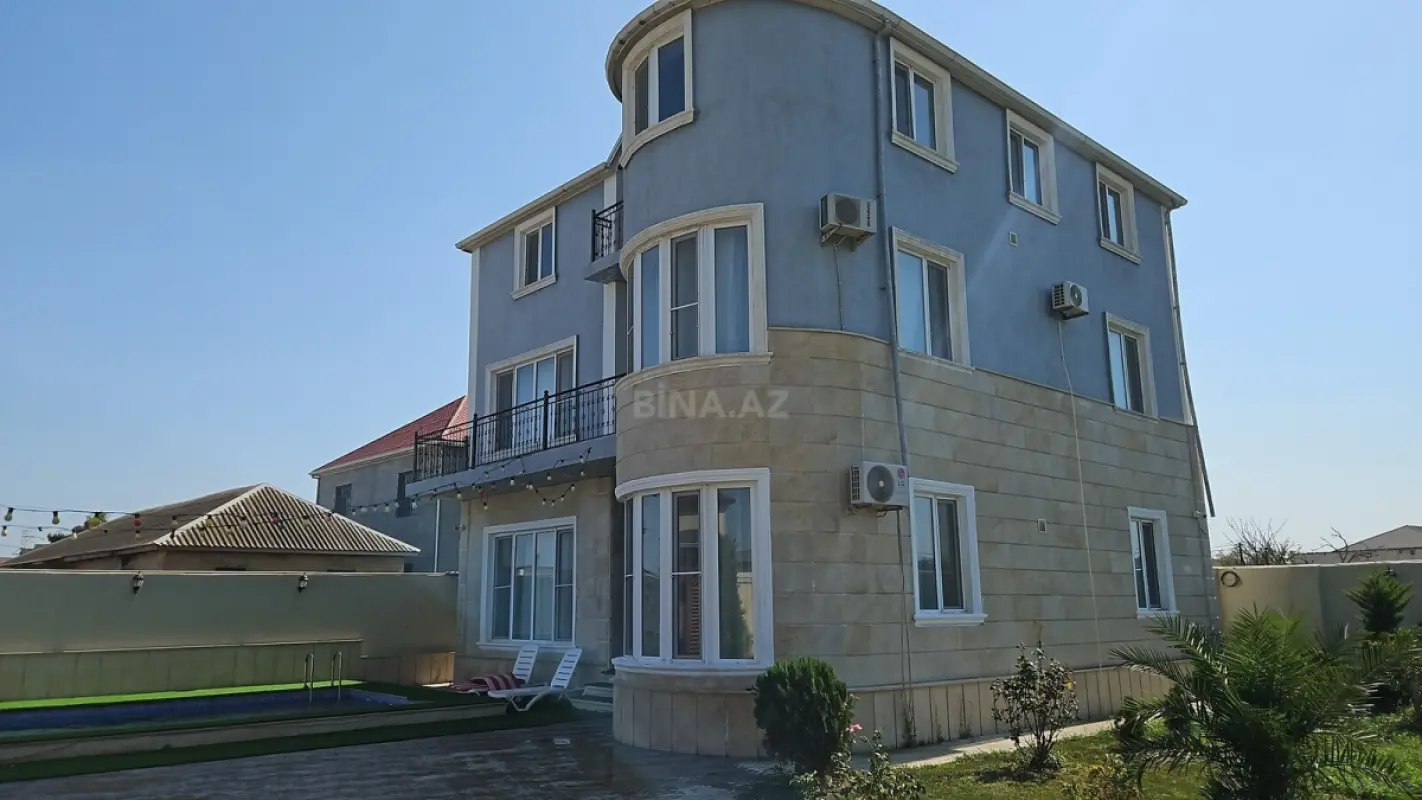 Kirayə verilir 5 otaqlı həyət evi 300 m²