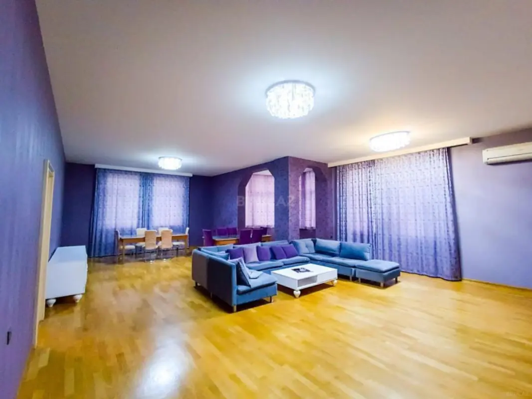 Satılır 3 otaqlı mənzil 225 m²