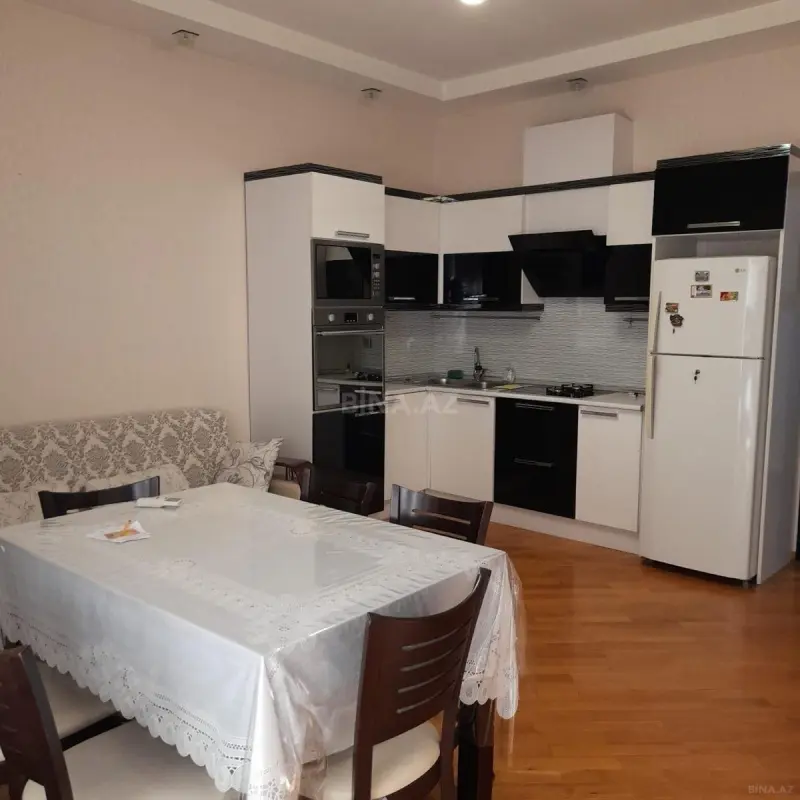 Kirayə verilir 2 otaqlı mənzil 75 m²