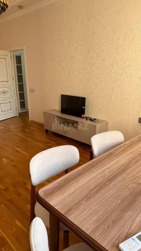 Kirayə verilir 2 otaqlı mənzil 64 m²