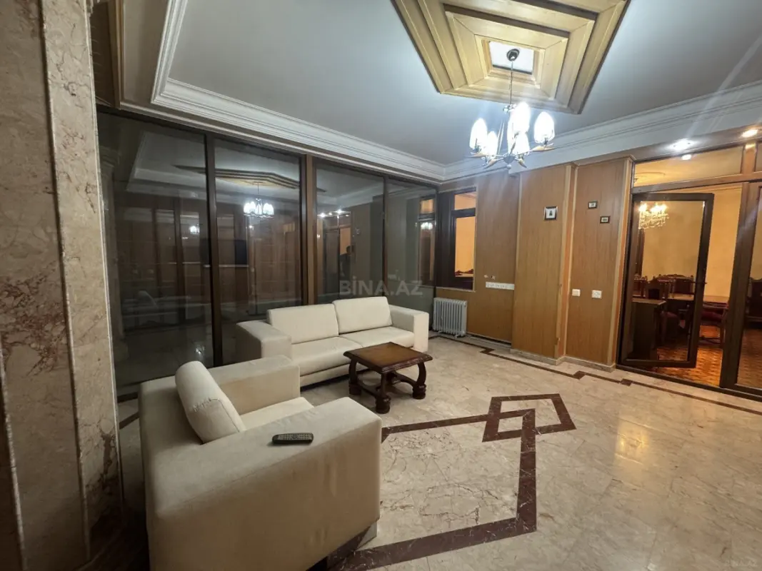Kirayə verilir 4 otaqlı mənzil 150 m²