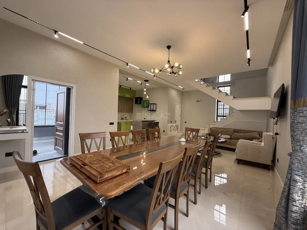 Satılır 4 otaqlı həyət evi 200 m²