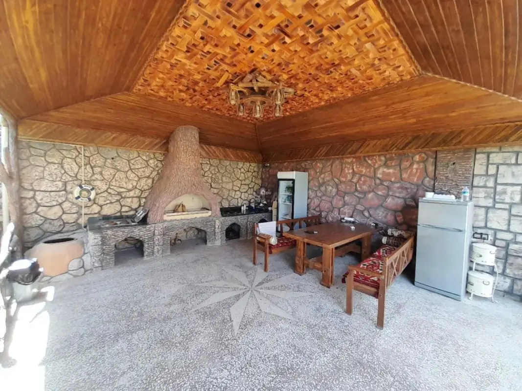 Satılır 6 otaqlı həyət evi 400 m²