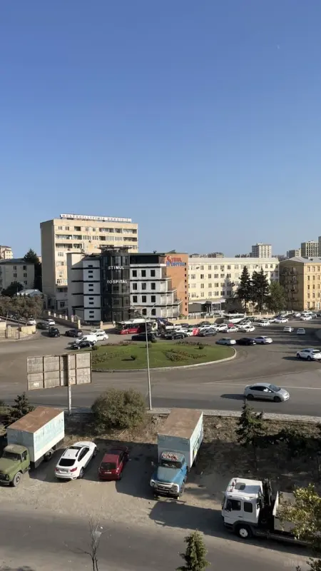 Satılır 2 otaqlı mənzil 72 m²