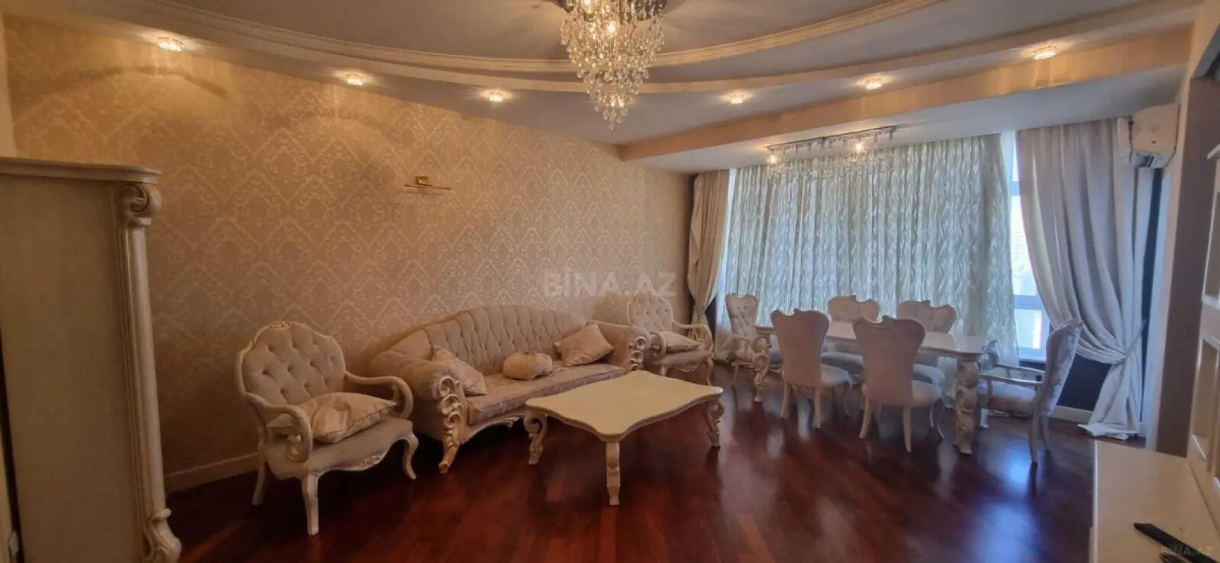 Satılır 3 otaqlı mənzil 137 m²