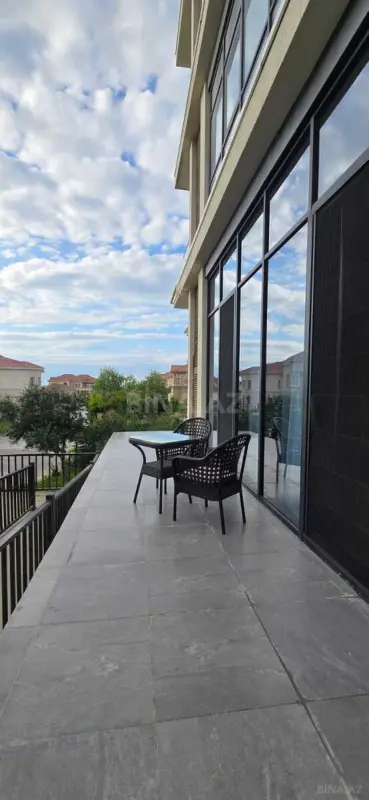 Kirayə verilir 2 otaqlı mənzil 90 m²