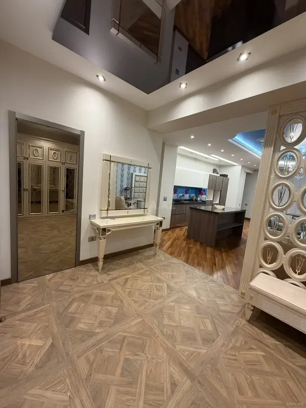 Satılır 2 otaqlı mənzil 89 m²