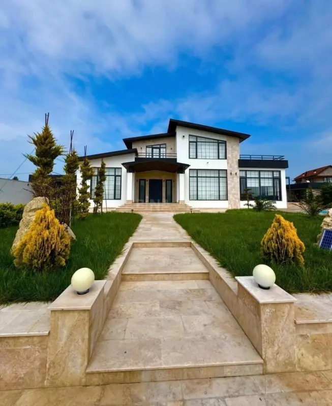 Satılır 6 otaqlı həyət evi 500 m²