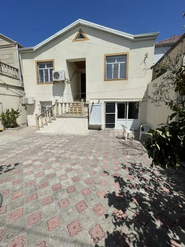 Satılır 5 otaqlı həyət evi 225 m²
