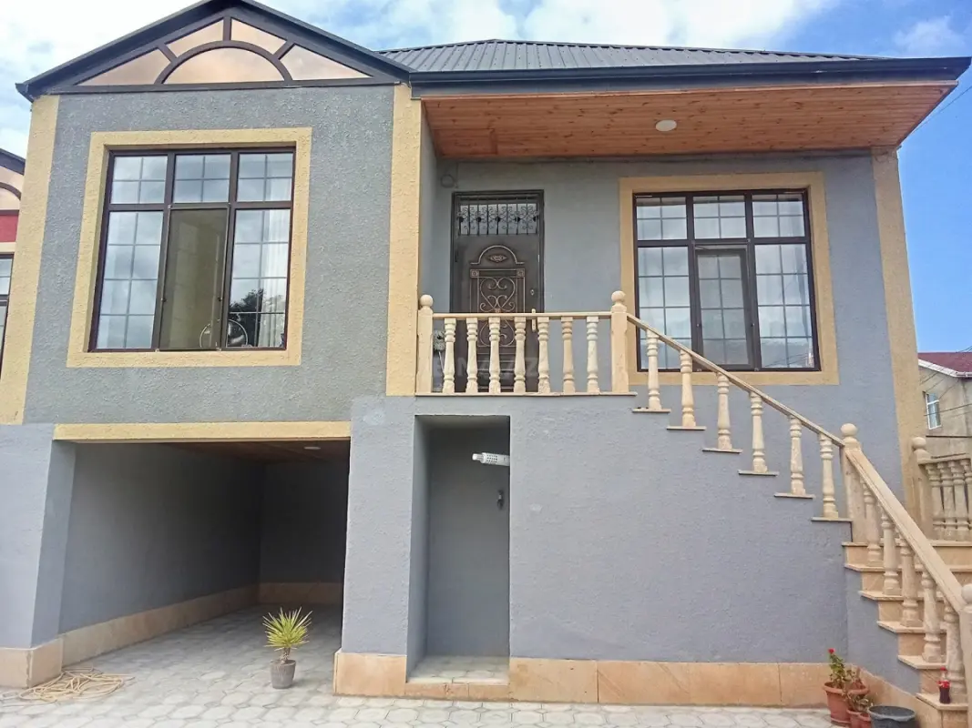 Satılır 7 otaqlı həyət evi 240 m²
