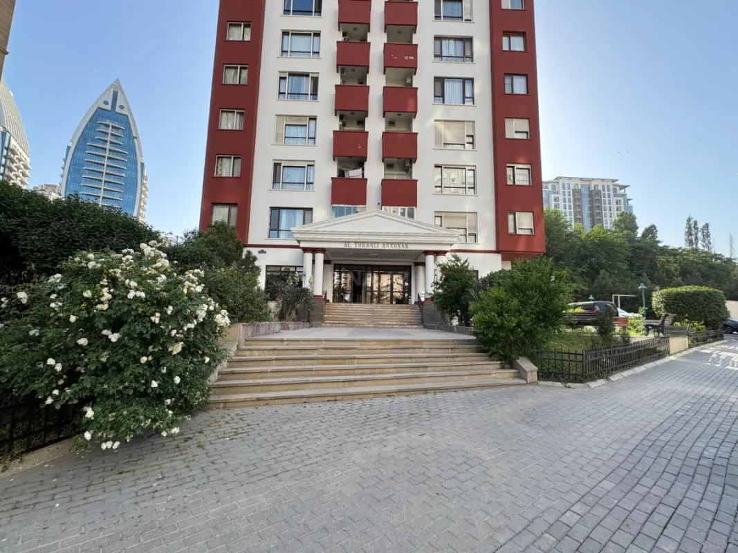 Kirayə verilir 4 otaqlı ofis 100 m²