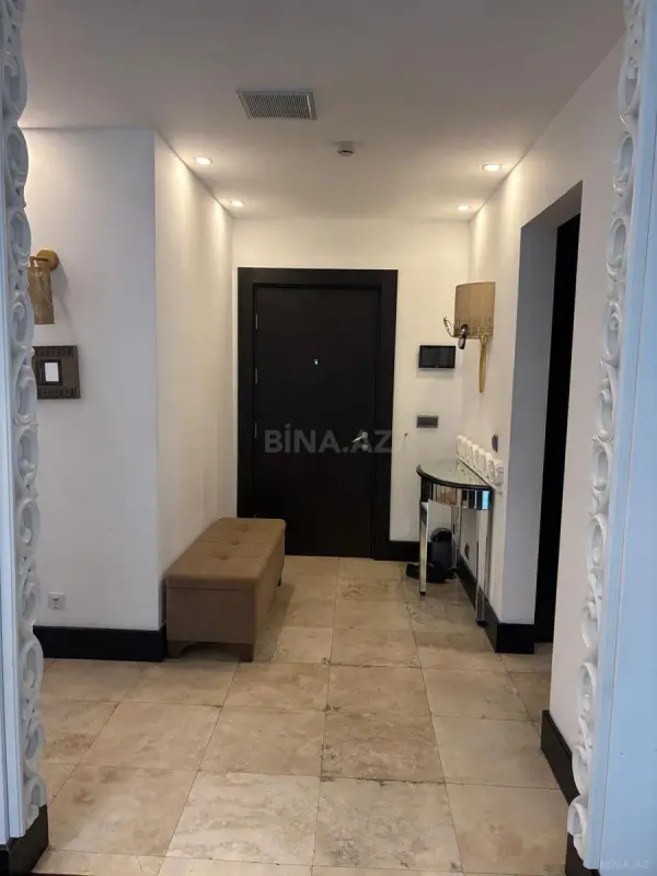 Kirayə verilir 5 otaqlı mənzil 190 m²