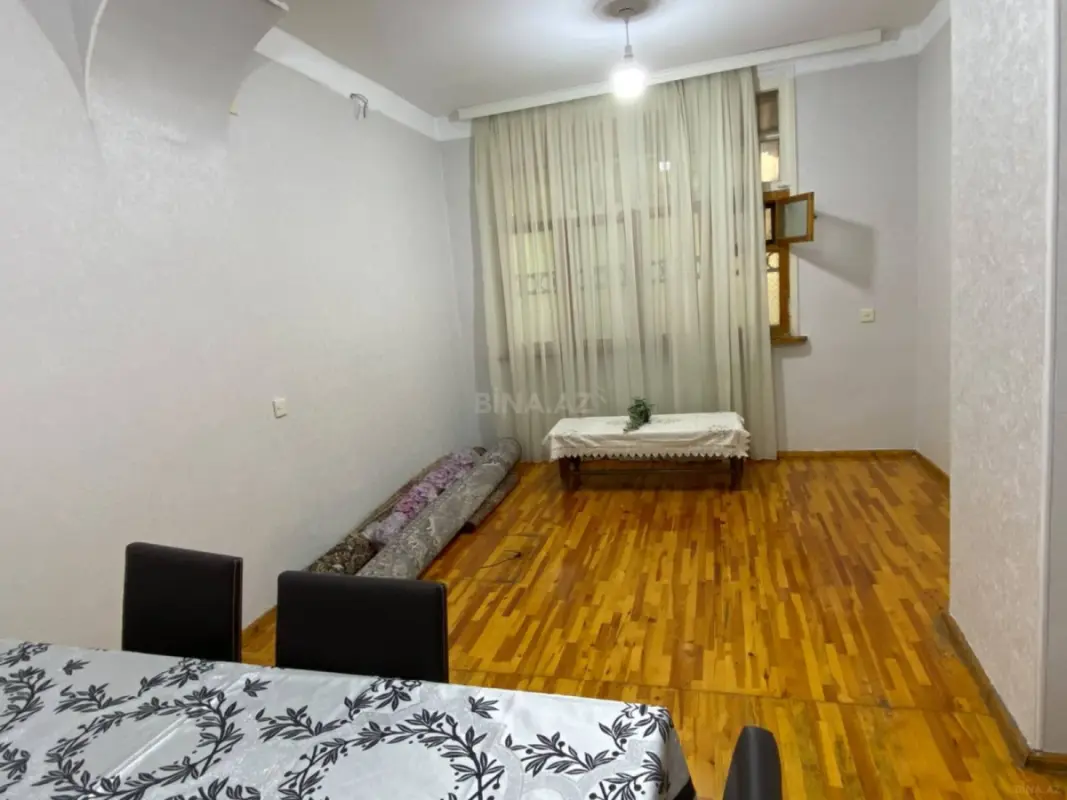 Kirayə verilir 5 otaqlı mənzil 130 m²