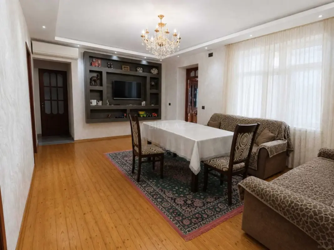 Satılır 5 otaqlı həyət evi 140 m²