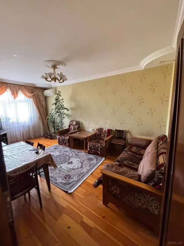 Satılır 4 otaqlı mənzil 126 m²