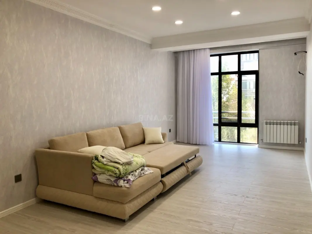Satılır 2 otaqlı mənzil 93 m²