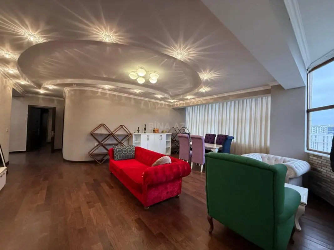 Kirayə verilir 4 otaqlı mənzil 160 m²