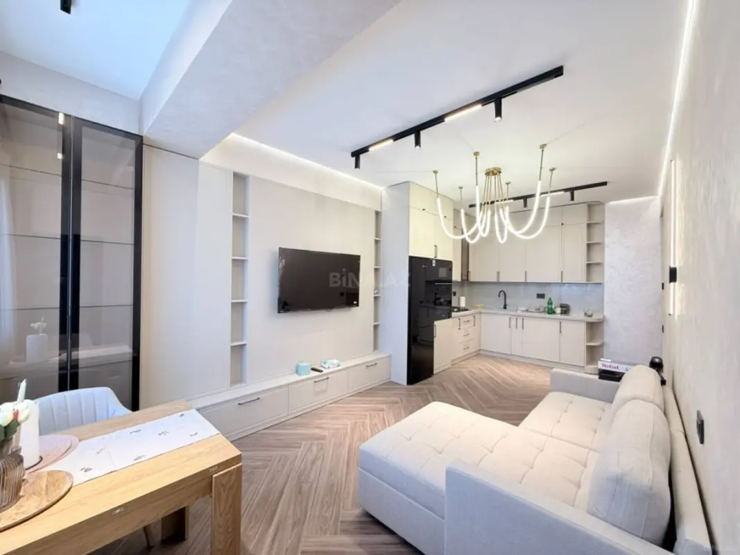 Kirayə verilir 2 otaqlı mənzil 68 m²