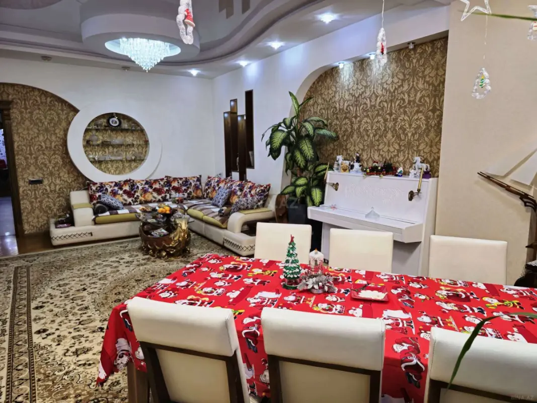 Satılır 4 otaqlı mənzil 179 m²