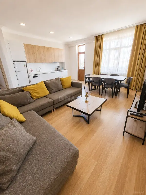 Satılır 3 otaqlı mənzil 106 m²