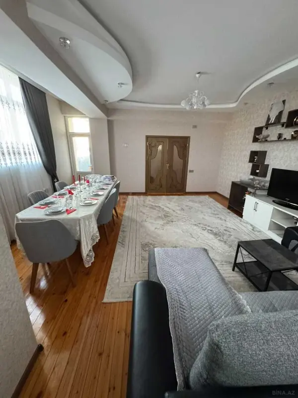 Satılır 3 otaqlı mənzil 130 m²