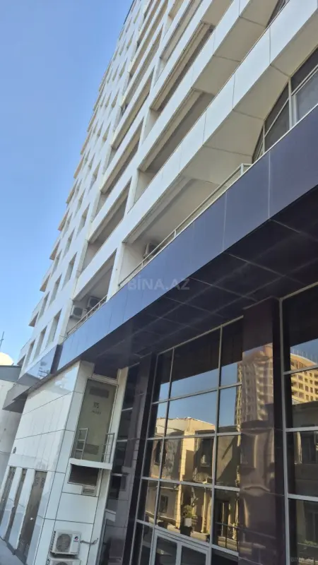 Satılır 3 otaqlı mənzil 136 m²