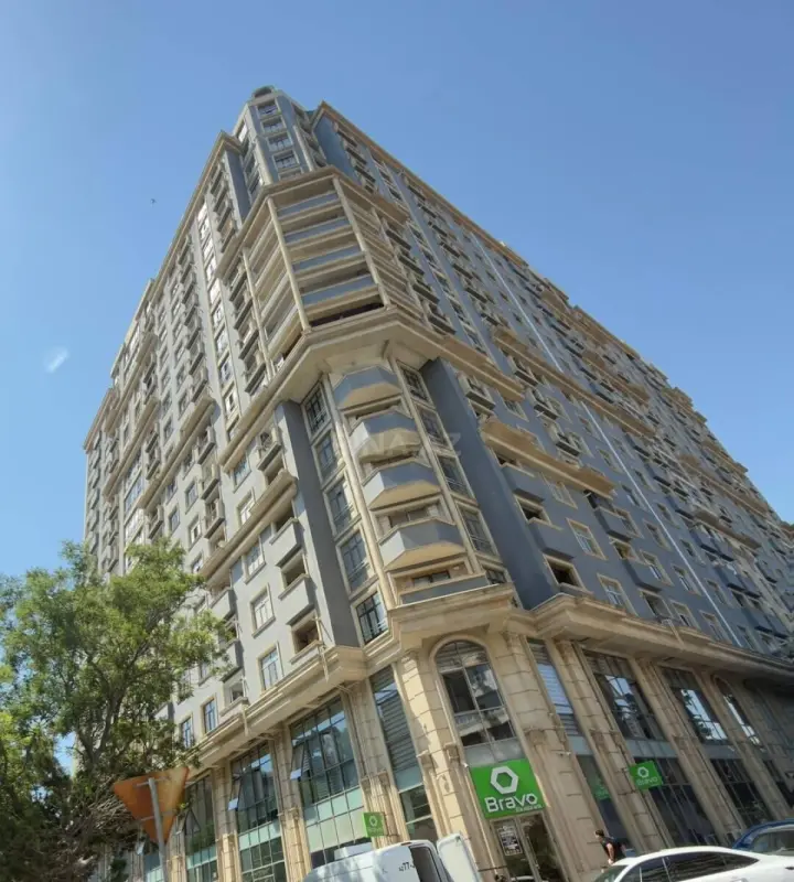 Satılır 4 otaqlı mənzil 160 m²