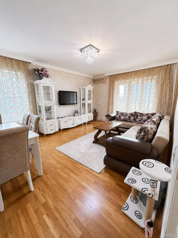 Satılır 3 otaqlı mənzil 110 m²
