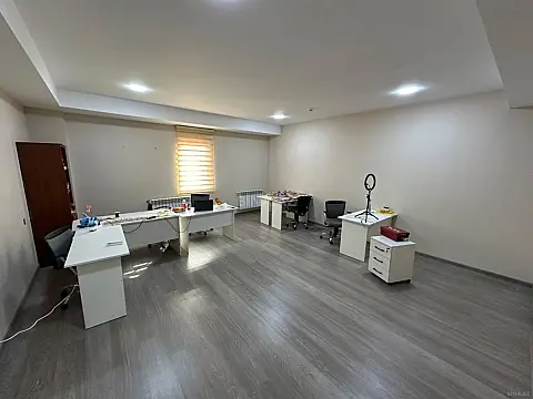 Kirayə verilir 1 otaqlı ofis 32 m² — Bakı, Nərimanov 1 otaq 32.00 m²