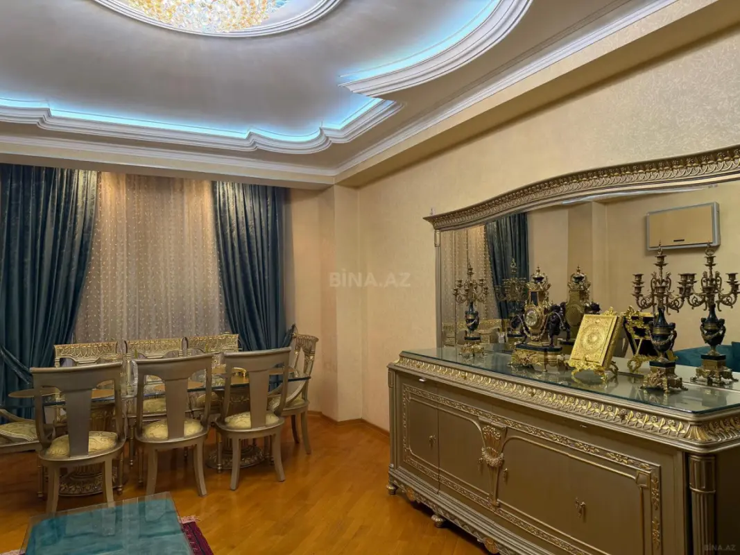 Satılır 3 otaqlı mənzil 141 m²
