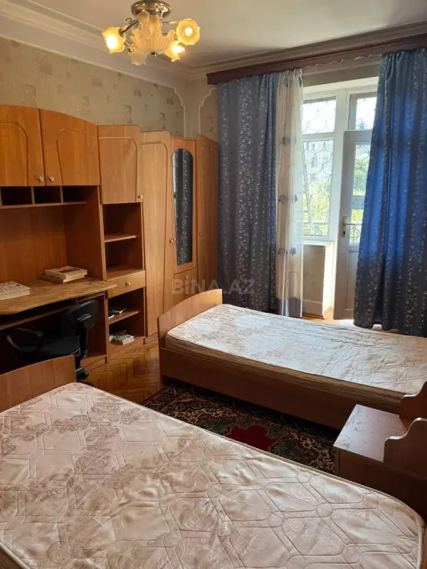 Kirayə verilir 4 otaqlı mənzil 100 m²