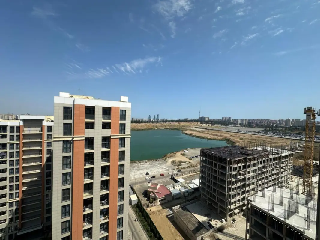 Satılır 4 otaqlı mənzil 107 m²