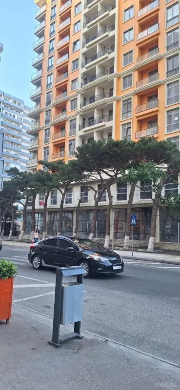 Satılır 1 otaqlı mənzil 61 m²