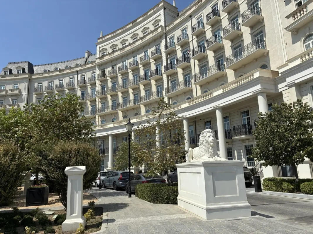 Kirayə verilir 2 otaqlı mənzil 55 m²