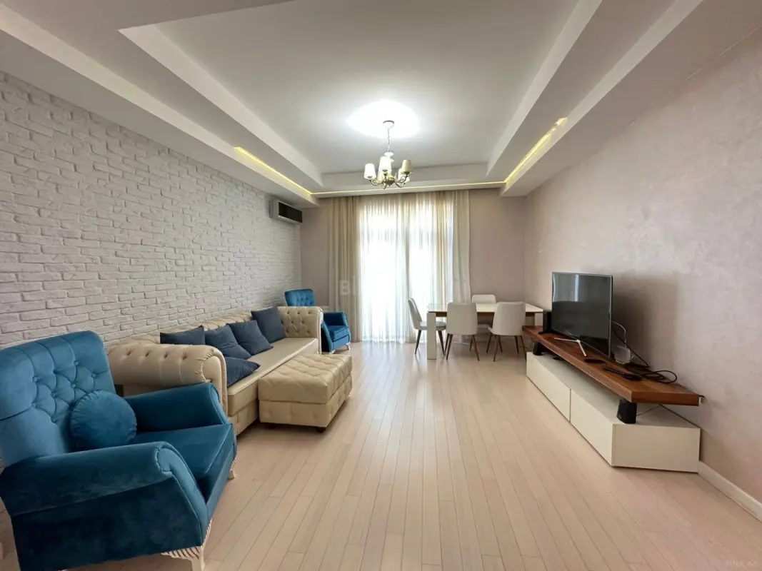 Kirayə verilir 4 otaqlı mənzil 170 m²