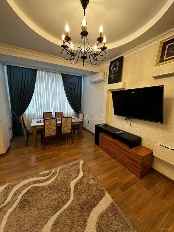 Satılır 2 otaqlı mənzil 88 m²