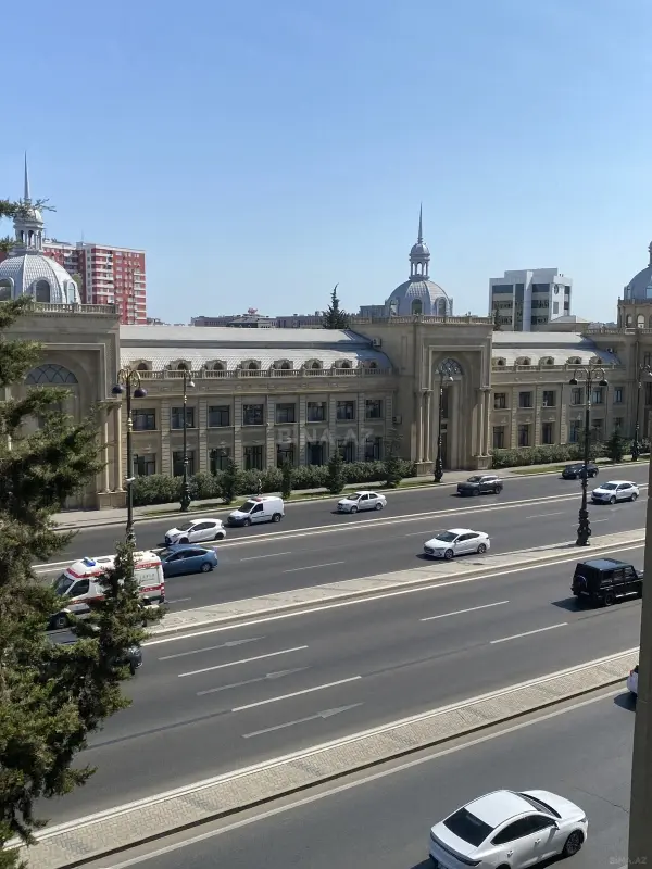 Kirayə verilir 3 otaqlı mənzil 130 m²