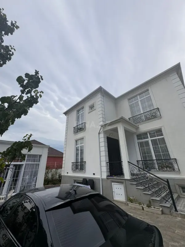 Satılır 6 otaqlı həyət evi 350 m²