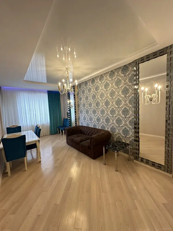 Satılır 2 otaqlı mənzil 68 m²