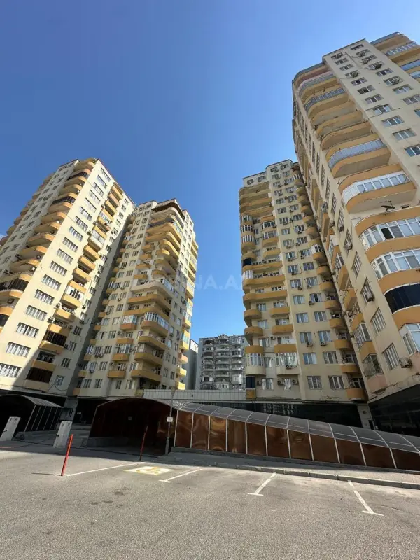 Satılır 2 otaqlı mənzil 70 m²