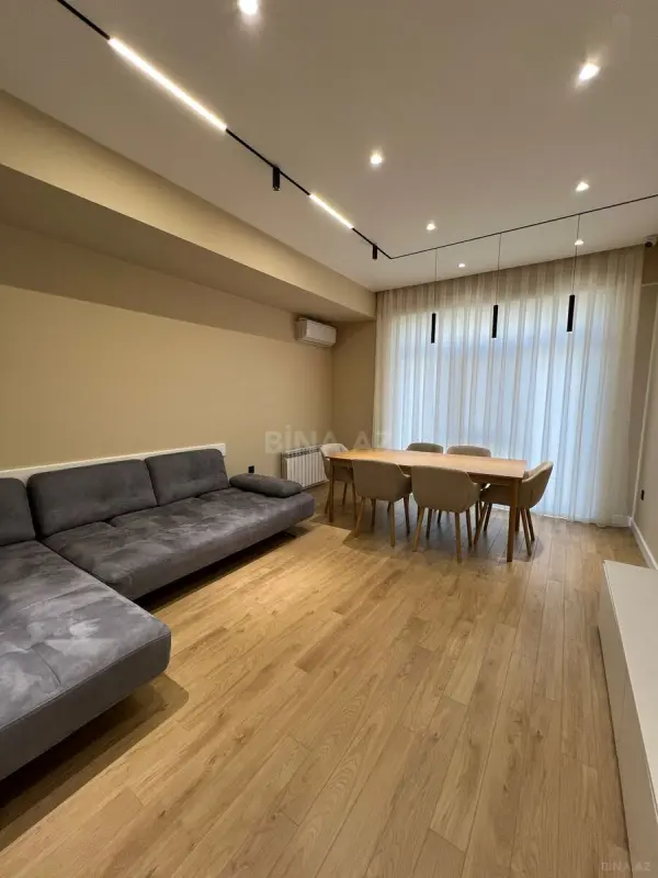 Satılır 4 otaqlı mənzil 185 m²