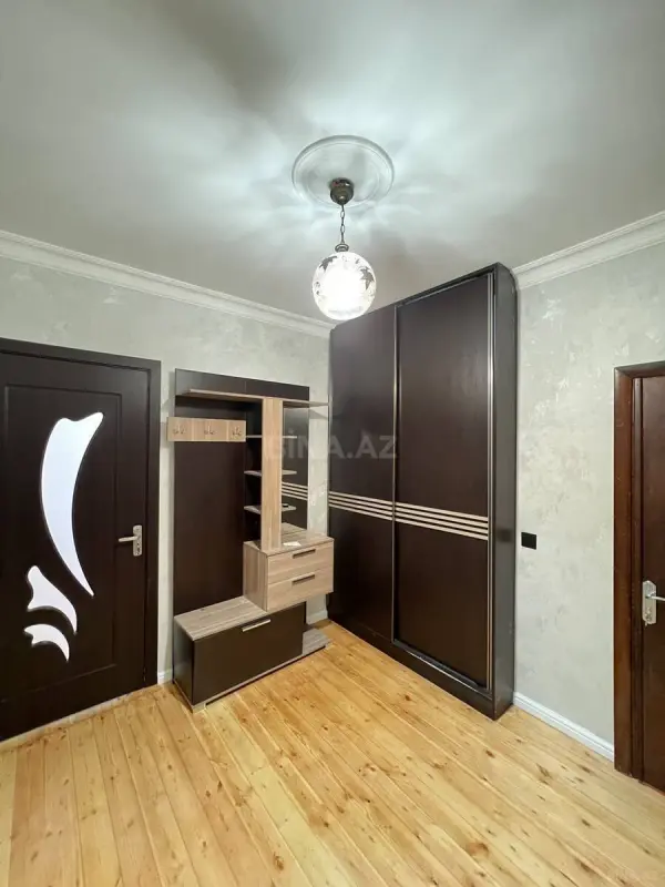 Satılır 4 otaqlı mənzil 120 m²