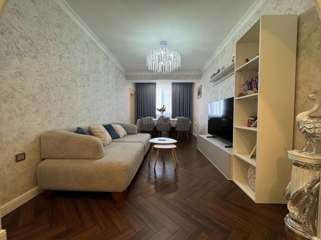 Satılır 2 otaqlı mənzil 73 m²