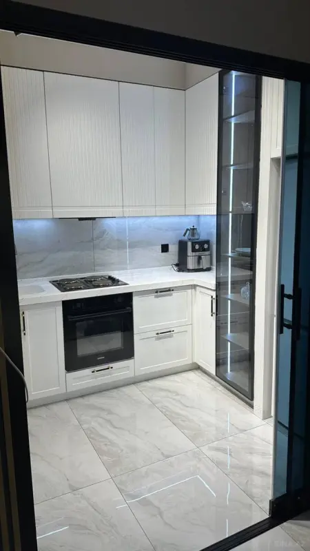 Kirayə verilir 2 otaqlı mənzil 62 m²