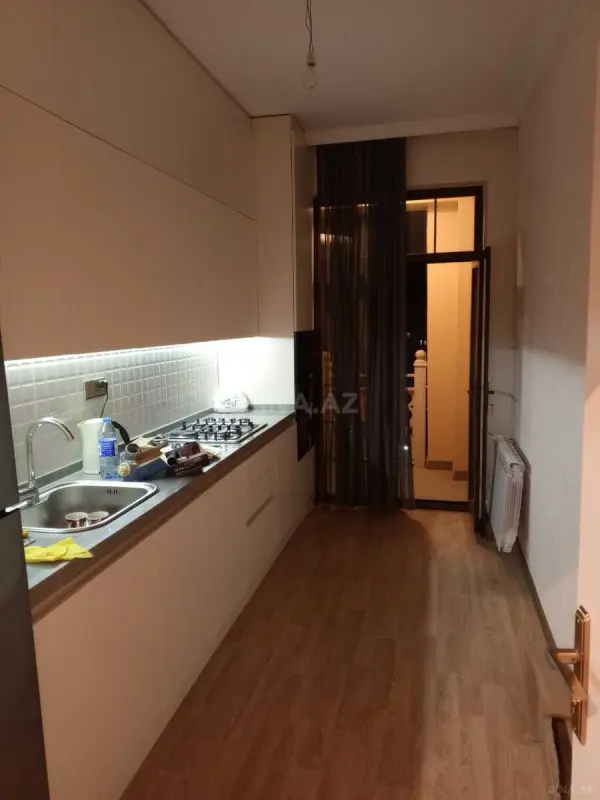 Satılır 3 otaqlı mənzil 114 m²