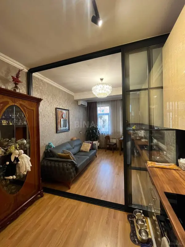 Satılır 2 otaqlı mənzil 65 m²
