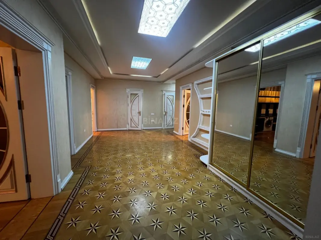 Kirayə verilir 4 otaqlı mənzil 200 m²